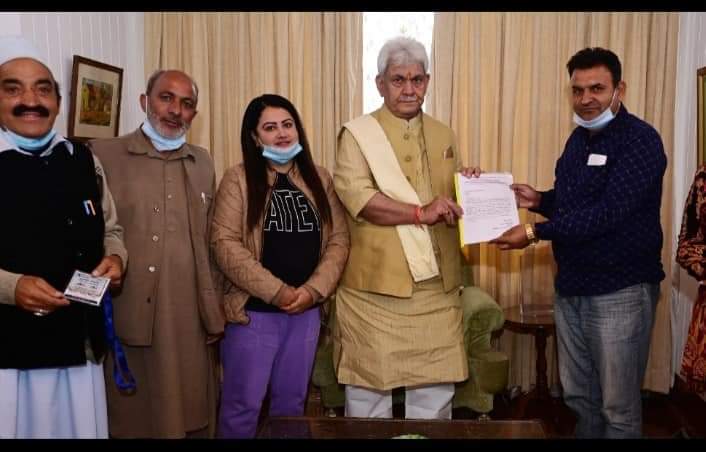 aabida_haroon's tweet image. A Delegation of national cultural Artists of Jammu and kashmir met honourable Lt governor  today and discussed various issues pertaining to cultural welfare.
#jobpolicy
#culturalpolicy
#pensionplans
@manojsinha_
@OfficeOfLGJandK
@MinOfCultureGoI
@PMOIndia
@AmitShah