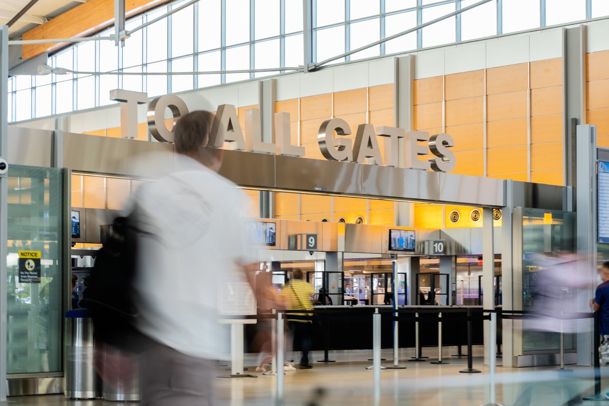 RDU Airport tweet media