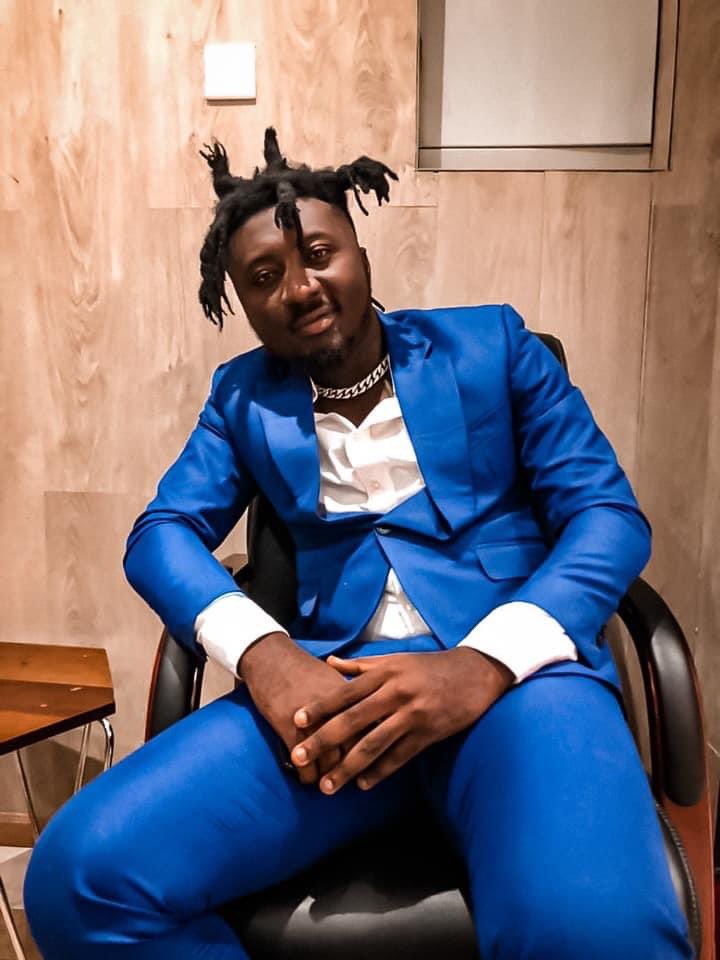 valencywiry's tweet image. When sark said  Fake Niggas In Suit 
This is where I felt it 😒
#FNIS 
😂😂