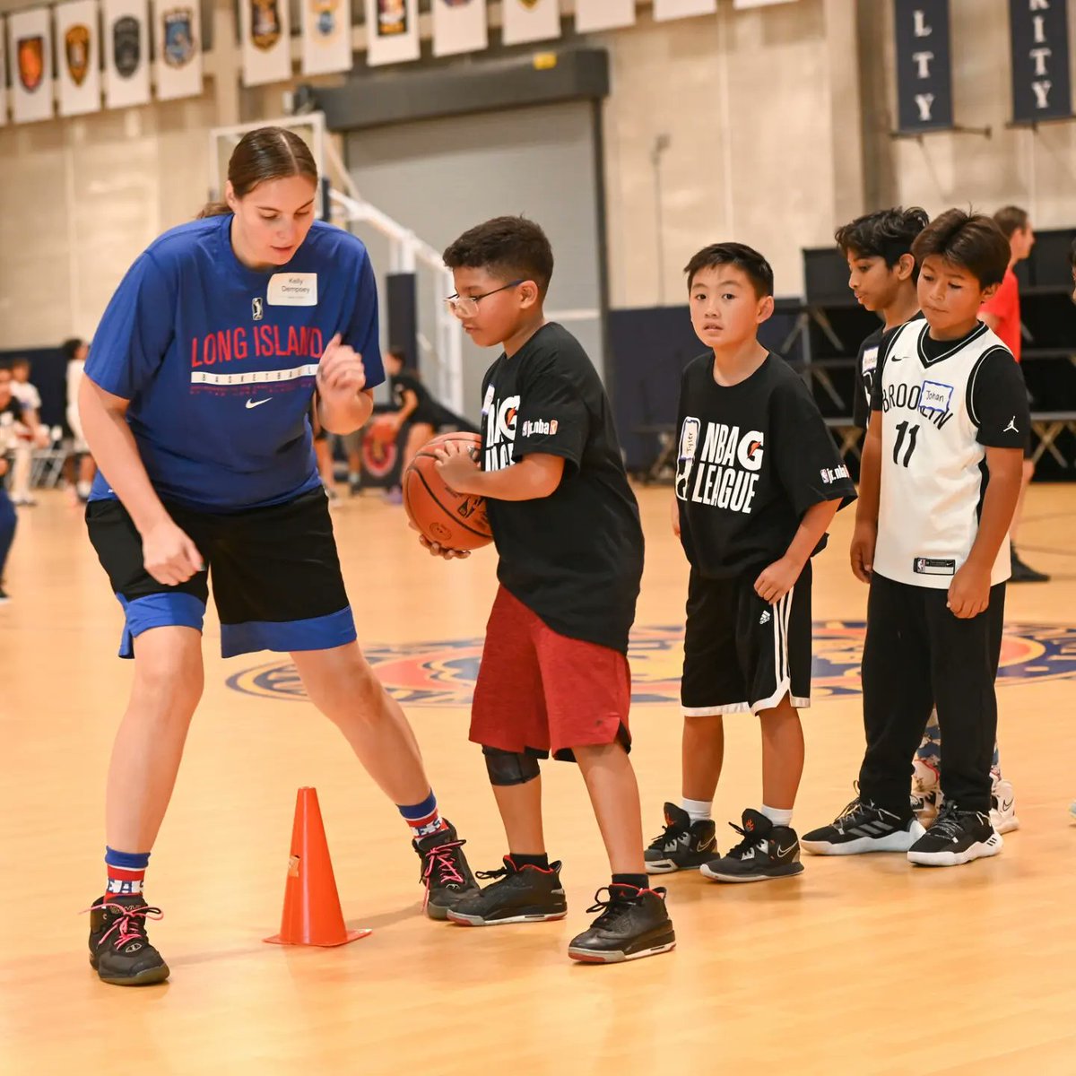 KEDtraining's tweet photo. Working with the @longislandnets has provided me the opportunity to craft my skills even further while working on the professional level!

It's a pleasure working with @LongIslandNets @jshawnswords
@JacksonTrained @FelWeathers @BradWeiss20! 

2022 Fan Fest ☑️ https://t.co/Gnyn3rRZHG