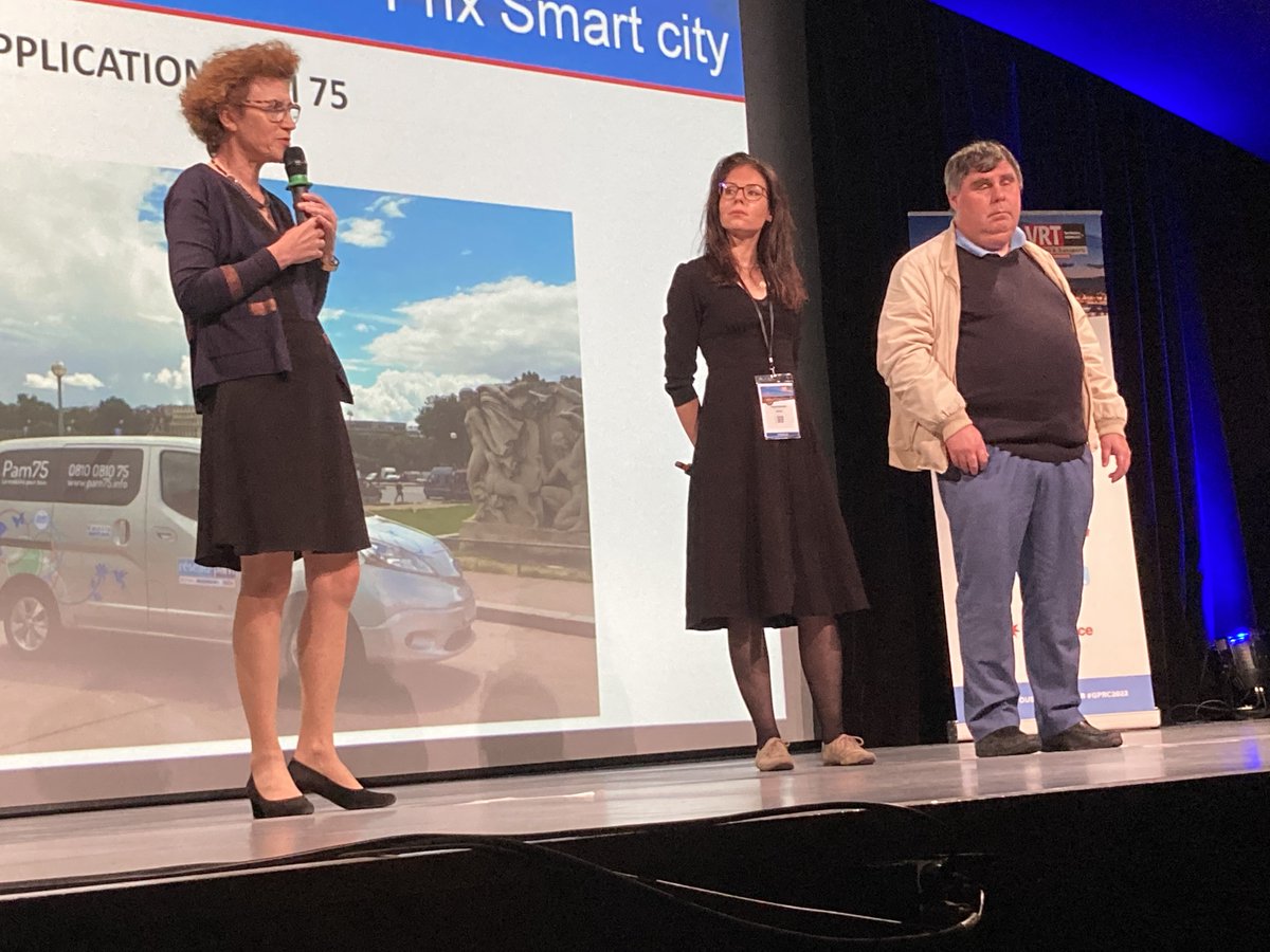 SCharles_SNCF's tweet photo. Ravie d'avoir participé au #GPRC2022 organisé par @VRTmag, aux côtés des acteurs de la mobilité en @iledefrance.
J'ai eu le plaisir de remettre le Prix #SmartCity aux équipes du @groupekeolis récompensant ainsi leur travail sur l'application #PAM75. https://t.co/v91Sf0bkQl