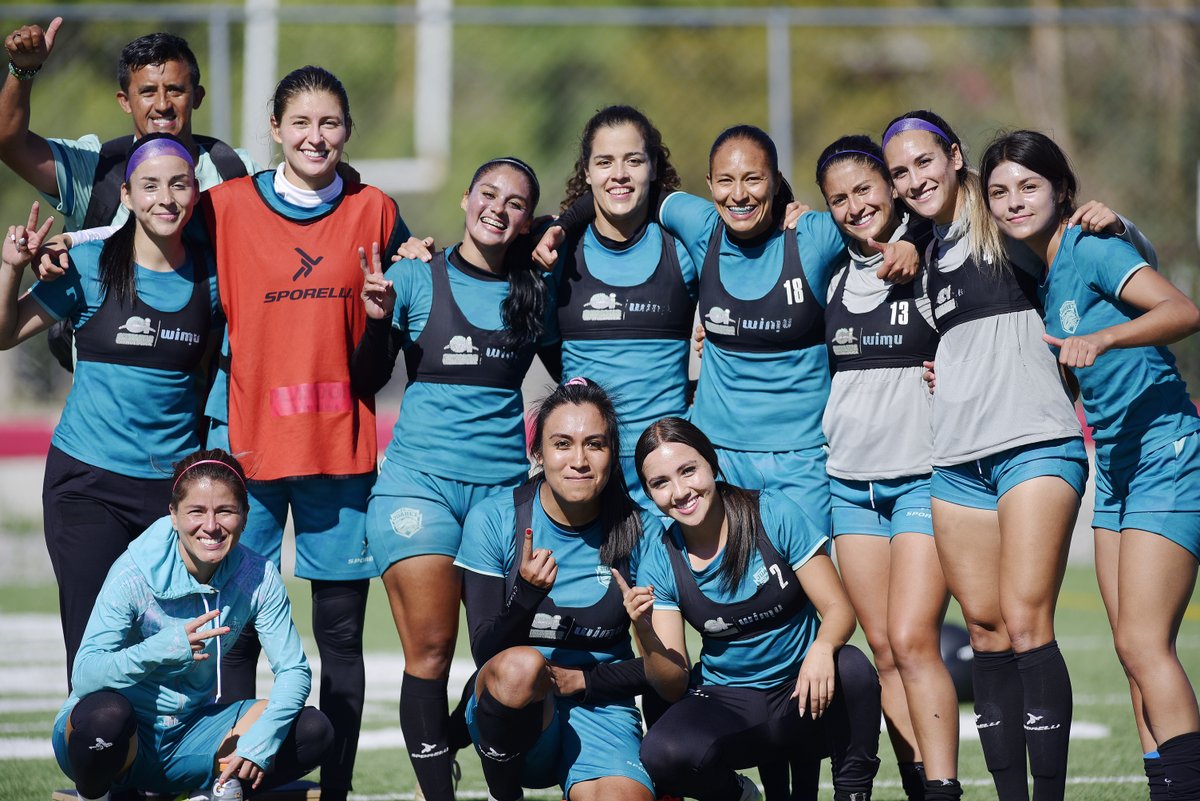 FemenilFcJuarez's tweet photo. ✨ Mis Bravas y yo les deseamos un excelente jueves. ✨

#ContigoMásBravas https://t.co/z9QL9qhc2j