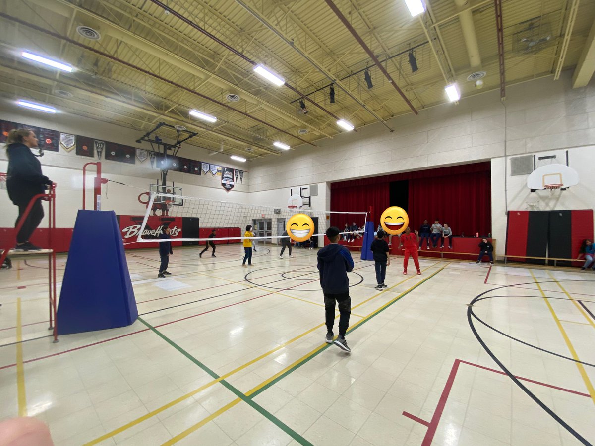 CoutoMr's tweet photo. Grade 8’s classes beating the rainy weather (and showing off their competitiveness) by facing off against each other in a friendly match of #volleyball. @ValentineDPCDSB https://t.co/2WZ0QXgCee
