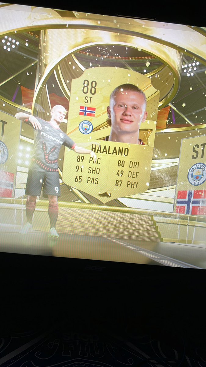 thekingkobes's tweet photo. Pack luck this week has been unreal :) #FIFA23 #fut #fut23 https://t.co/Dt0o2WwR1k