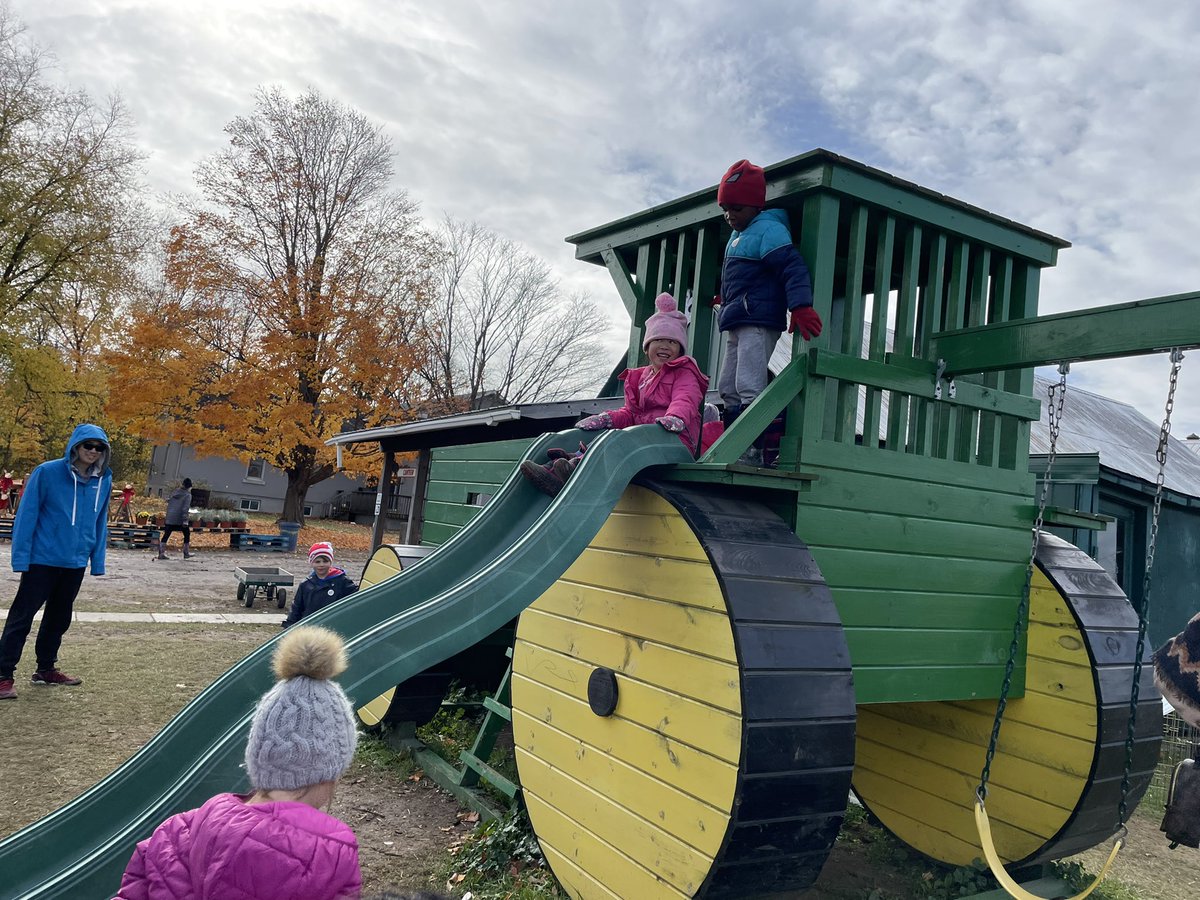 KindertownJS2's tweet photo. Structure fun! https://t.co/1og3F6AUuH