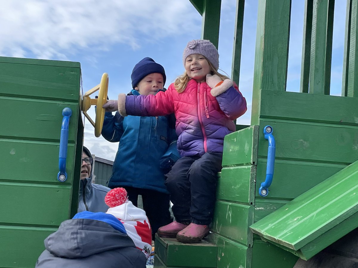 KindertownJS2's tweet photo. Structure fun! https://t.co/1og3F6AUuH