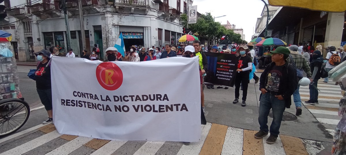 resistencia502's tweet photo. Presentes en la lucha y en la conmemoración del aniversario de la Revolución de Octubre. https://t.co/LphIC9CbM3