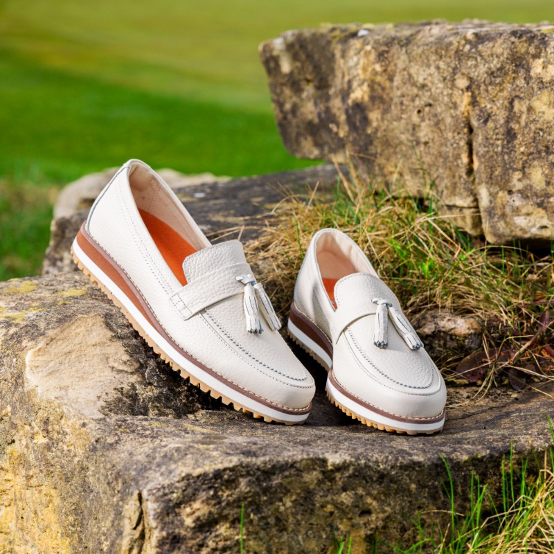 FootJoy's tweet photo. Classic Comfort.
An all-new casual style you can wear effortlessly on and off the course.
#FJSandy