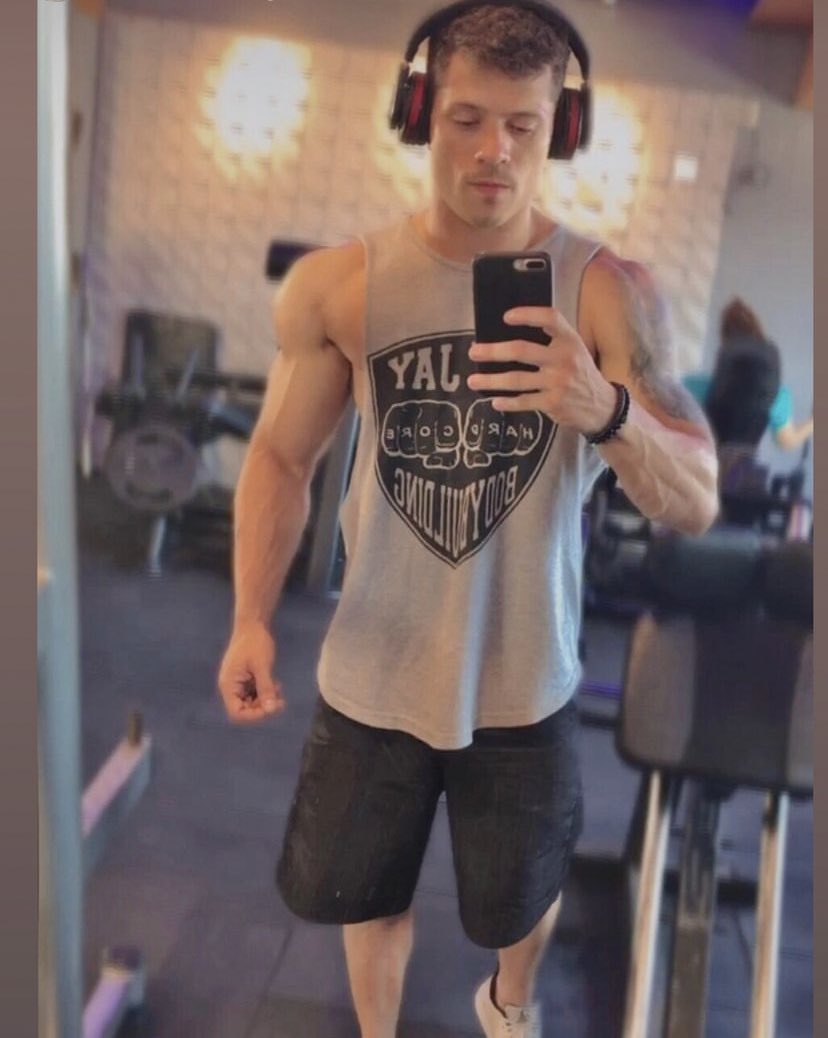 alexvonvelt's tweet photo. Hora de ficar com a pica toda suada 😈 https://t.co/8TXQP4uThr