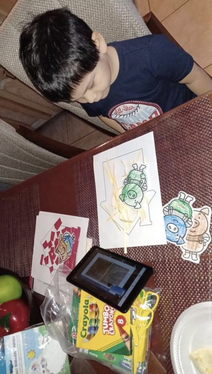 DallasHIPPY1's tweet photo. A big thank you to all parents who attended todays group meeting! The PACT activities for the The Little Pigs are so creative! Share pictures of your PACT creations in the comments below!
#HIPPYworks #dallasisdhippy
¡Muchas gracias a todos los padres que asistieron a la reunión https://t.co/WQdkMs8EYF
