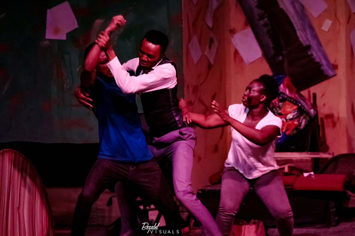 De2laddm1's tweet photo. Frames from my last stage play #thenextfour produced and directed by @erioluu with beautiful actors @_wamirii x @ARTilola . Really had fun playing this role,it reflected me at a time. https://t.co/bt7fkC5DHt