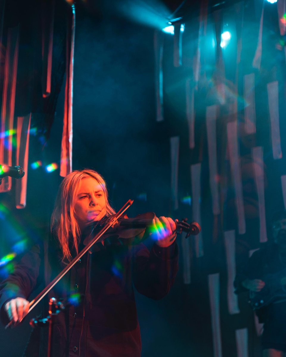 New on T&amp;E! Check out photos of #TheHeadandTheHeart on the #EveryShadeofBlue tour w/ #ShakeyGraves, live in Michigan.

Full gallery: trialanderrorcollective.com/rockindieexper…