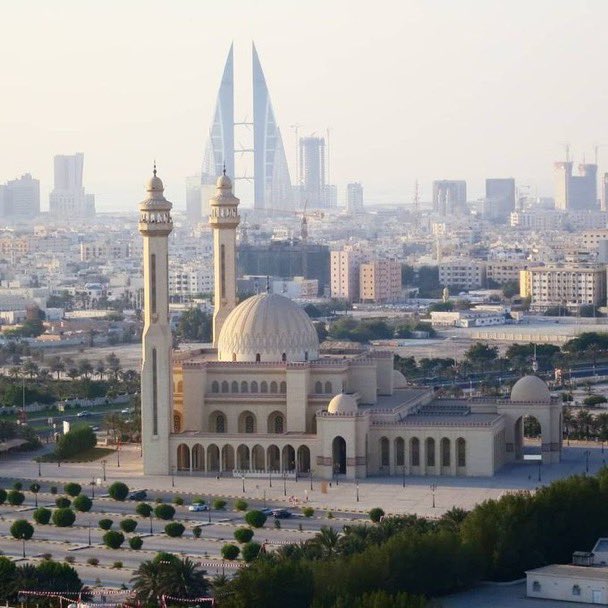 Ask_Bahrain's tweet photo. 🔸الوجهات الأكثر زيارة في #البحرين " 
. 
- السوق الصيني 
- مجمع دلمونيا 
- مراسي البحرين 
- بحرين بي 
- سيتي سنتر 
- سيتي بيتش 
- مجمع العالي 
- مجمع ٣٣٨ 
- الافنيوز 
- دلمون المائية 
- سوق باب البحرين 
- بلاج الجزائر 
- مجمع السيف 
- سوق البراحة 
- جاردن سيتي 
- سوق المحرق
. https://t.co/Ij9AocBj2U