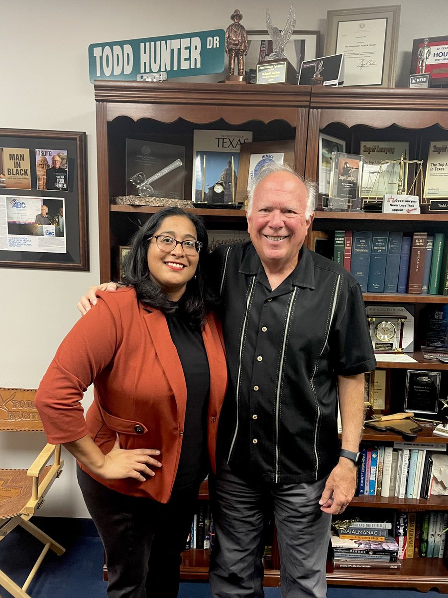 Ilaria63512445's tweet photo. A great visit with Representative @toddahunter HD 32. Representative Todd Hunter, thank you for your continued work for Texans. We look forward to working with you!
@TNPAustin @ApnBend
#Nurses #Patients #MoreAccessMoreOptions #txlege #NPsCare #CBAPN #TNP #TexasNP https://t.co/BlGS3gDr77