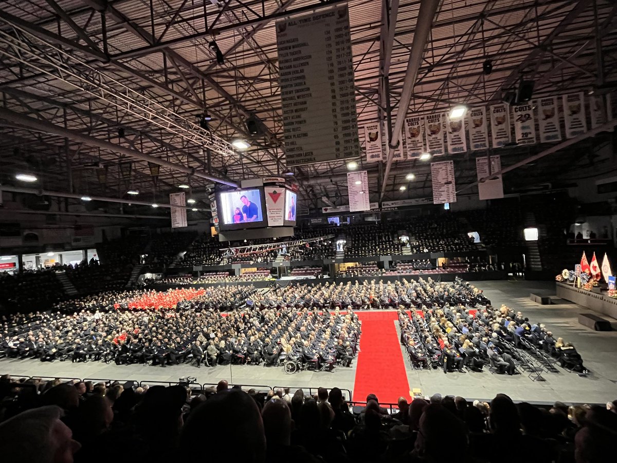 thecoffeecop's tweet image. Rest now brothers in blue, we have it from here. 
Over 5,000 officers from Canada &amp;amp; the US came together to pay our respects to our fallen @SouthSimcoePS comrades who were killed in the line of duty.
Cst Northrup &amp;amp; Cst Russell 
EOW 2022-10-11
Thank u for ur service
#HeroesInLife