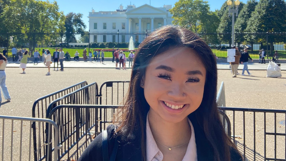 WOW! <a href="/ucrspp/">UCR School of Public Policy</a> student Catherine Mah was recently invited to the <a href="/WhiteHouse/">The White House</a> to discuss reproductive rights with <a href="/VP/">Vice President JD Vance</a> Kamala Harris and other student leaders from around the country! We’re so proud of you, Catherine! 🙌 <a href="/AdvocatesTweets/">Advocates for Youth</a> @WhiteHouseHPI
