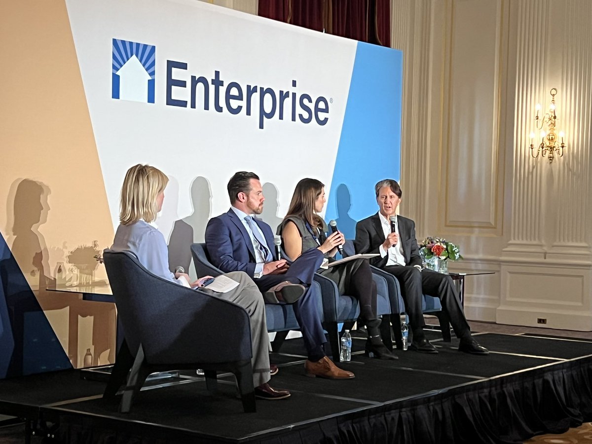 Proud to get to introduce this amazing panel on the midterm elections and their impact on #affordablehousing at <a href="/EnterpriseNow/">Enterprise Community Partners</a>’s 40th anniversary conference. Thanks so much to <a href="/KatyODonnell_/">Katy O'Donnell</a> for moderating and <a href="/NoerenaLimon/">Noerena Limón</a> <a href="/RickLazio/">Rick Lazio</a> and <a href="/jonathankott/">Jonathan Kott</a> for sharing your insight.