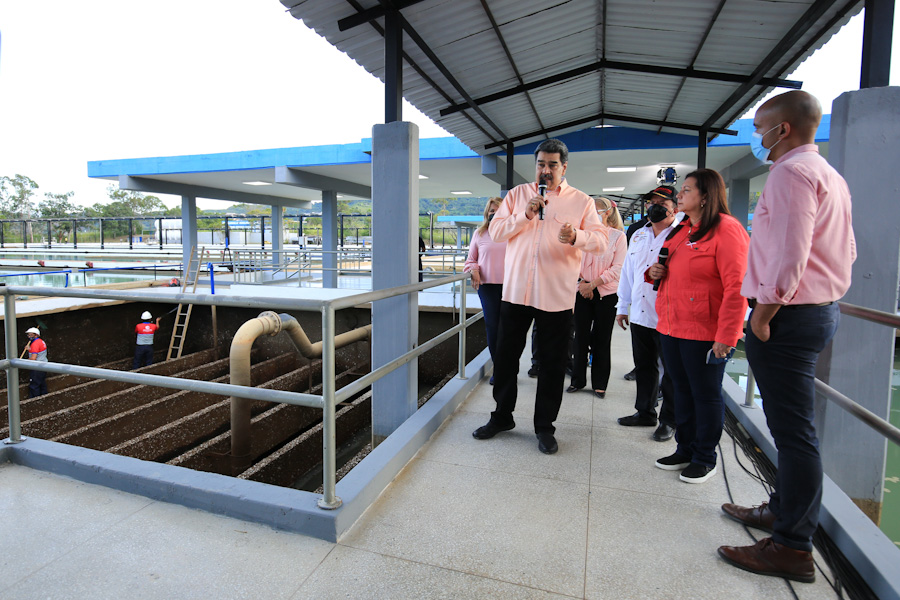 mippci_ven's tweet photo. 📢¡𝐀𝐬í 𝐥𝐨 𝐃𝐢𝐣𝐨!  🇻🇪
Pdte. @NicolasMaduro: Nuestra misión principal es proteger al pueblo y construir el vivir viviendo hacia el futuro, el pleno goce y disfrute de los derechos del pueblo, y para eso creamos el 1x10 del Buen Gobierno.
#10AñosDelGolpeDeTimón https://t.co/p3h1ZazqZb