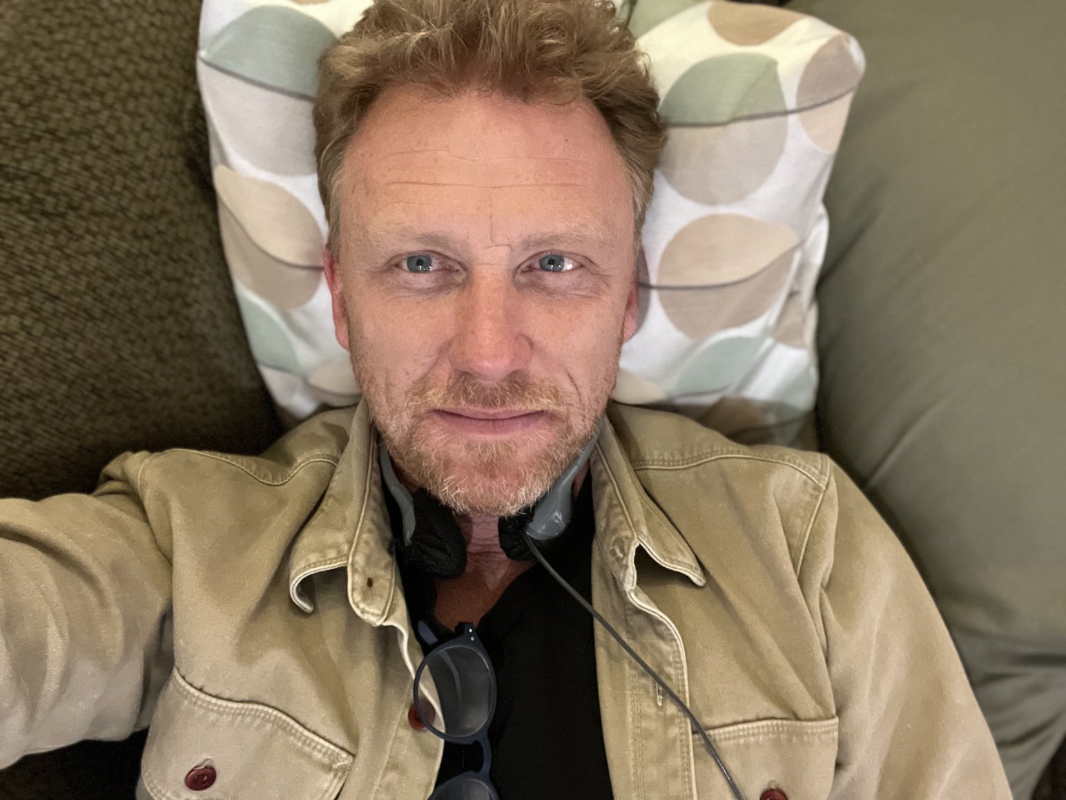 Kevin McKidd on Twitter "Directing ⁦GreysABC⁩ can be tough….Laying