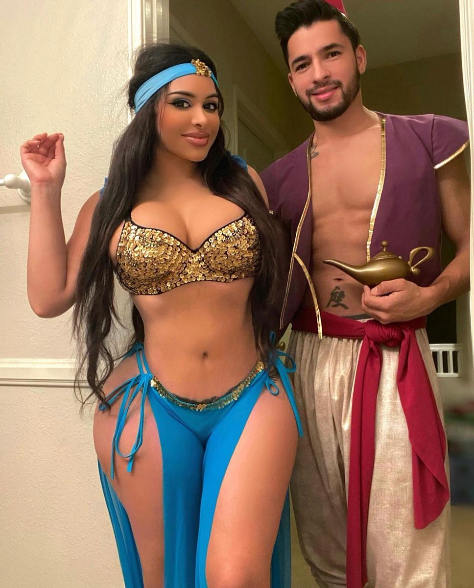 F I O R E L L A on Twitter: "Throwback Thursday 🧞‍♂️ 🕌 handle more of