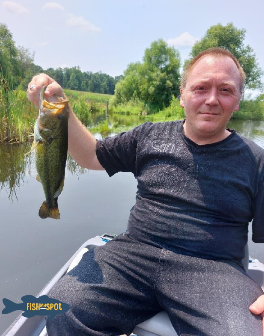 #TopicThursday    Only 17% of people fish alone. Do you fish alone or with a group of people?  #fishmyspot #loner #fishingalone #fishingingroups #privatefishing #pondfishing #lakefishing #gofish #fishnow #solofisher