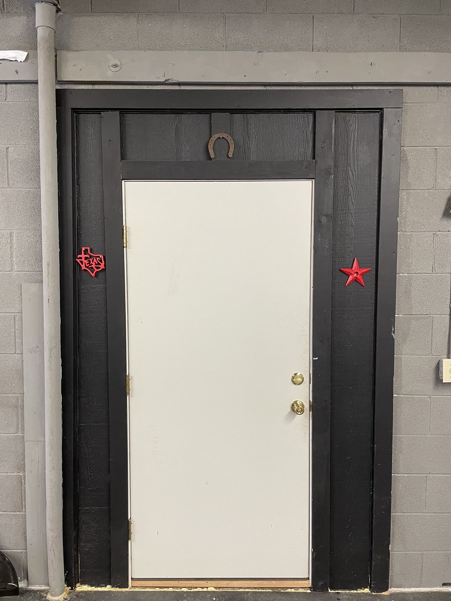 CryptoALH's tweet photo. Hey fam!! What you guys think about my warehouse shower? AkA Shower Where You Mine!! #btc #mining #immersionmining #happy #showerwhereyouminebitcoin #bitcoinshower #havefunmining #goodtimes #mininglifestyle #immersioncooling #bitcoinmining #bitcoin #crypto #LFG https://t.co/jdxq64CioZ