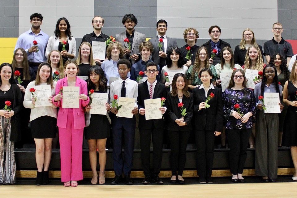 HonorSechs's tweet photo. Yesterday was our 2022-2023 National Honor Society inductions. We are so excited to officially introduce our new NHS members! Thank you to everyone who attended. @steele_echs @Collegiate_Acad https://t.co/6UnBXzaZWT