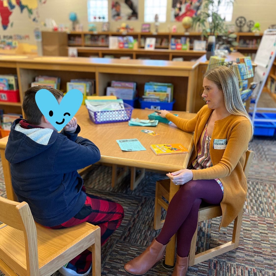 JulieHPackett's tweet photo. What a terrific Thursday! Thank you to the Joe Pye Elementary students for the STEMtastic questions. I had a blast talking #ScienceNight & #BattlingBots with all of you! #msclarkesclass @TeamDDTwo #STEM #books https://t.co/FbYXFzHouy