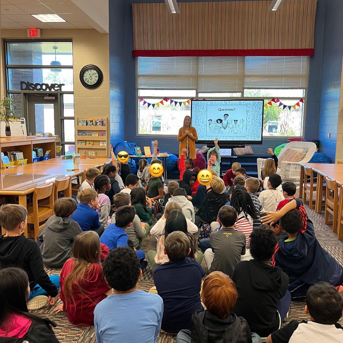 JulieHPackett's tweet photo. What a terrific Thursday! Thank you to the Joe Pye Elementary students for the STEMtastic questions. I had a blast talking #ScienceNight & #BattlingBots with all of you! #msclarkesclass @TeamDDTwo #STEM #books https://t.co/FbYXFzHouy