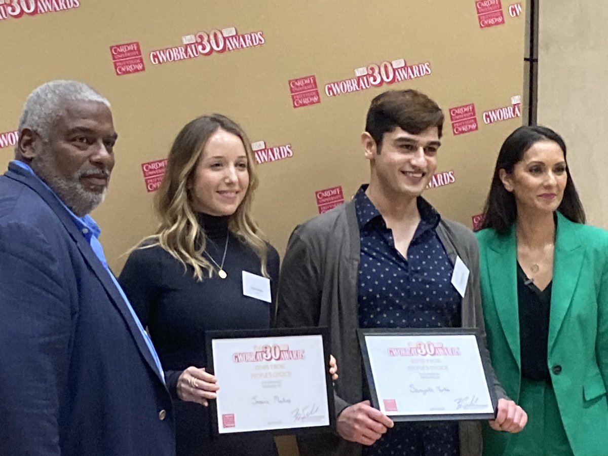 our peoples choice winners ⁦@cardiffuni⁩ ⁦@CardiffAlumni⁩ #30ishAwards tonight - totally amazing people alongside ⁦@tcmbigcheese⁩ ⁦@BabitaTV⁩ ❤️🏴󠁧󠁢󠁷󠁬󠁳󠁿