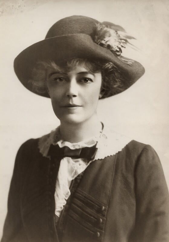FilmsQuirky's tweet photo. #TheRealThingAtLast (1916) #MasksAndFaces (1917)
#TheRiseOfCatherineTheGreat (1934)
#EscapeMeNever (1935) #WingsOfTheMorning (1937)
#ItHappenedOneSunday (1944) #AYankInLondon (1945)
#GoneButNotForgotten
#IreneVanbrugh (1872-1949)
#DamesOfFilm #FilmTwitter 📽️🎬 https://t.co/XkGDcgJ8eL