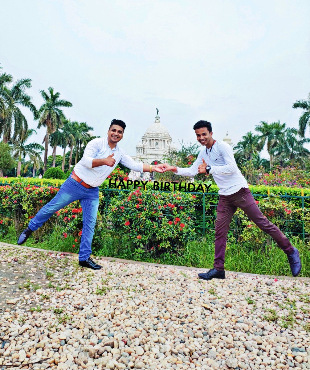 Wish you a very happy birthday dear #Abhishek 🎉 🎂🥳
Khub khub valo theko .. 😍🤟
#DevEAmarDuniya 
<a href="/AbhishekRaks10/">Abhishek Rakshit</a> <a href="/Abhishek/">Abhishek Bhatnagar</a>
