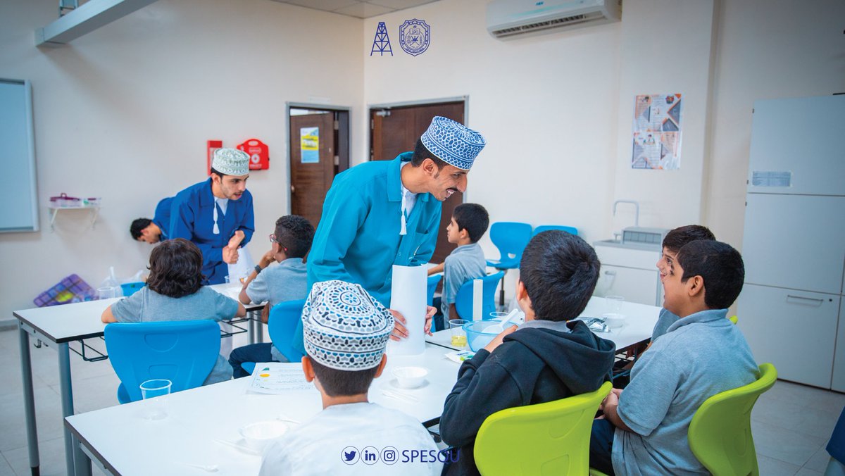 spesqu's tweet photo. .
مقتطفات من زيارتنا الأولى لهذا العام، ضمن سلسلة زيارات فعالية ENERGY4me التعليمية التي تهدف إلى توصيل المفاهيم البترولية لطلبة المدارس عن طريق عمل تجارب عملية بسيطة⛽️✨. 

📍وجهتنا الأولى كانت إلى مدرسة الأندلس. 
     @Energy4me @SPEtweets #squ https://t.co/1YCEEbLiOk