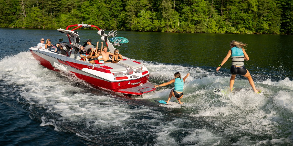 With exclusive features including ultra-fast-filling Malibu Launch System 6 Ballast™ &amp; Surf Gate® Fusion integrated into the M-Line Hull for the cleanest surf swells in the industry, the M240 brings you something the water has NEVER seen before. 

malibuboats.com/boat/m-series/…
