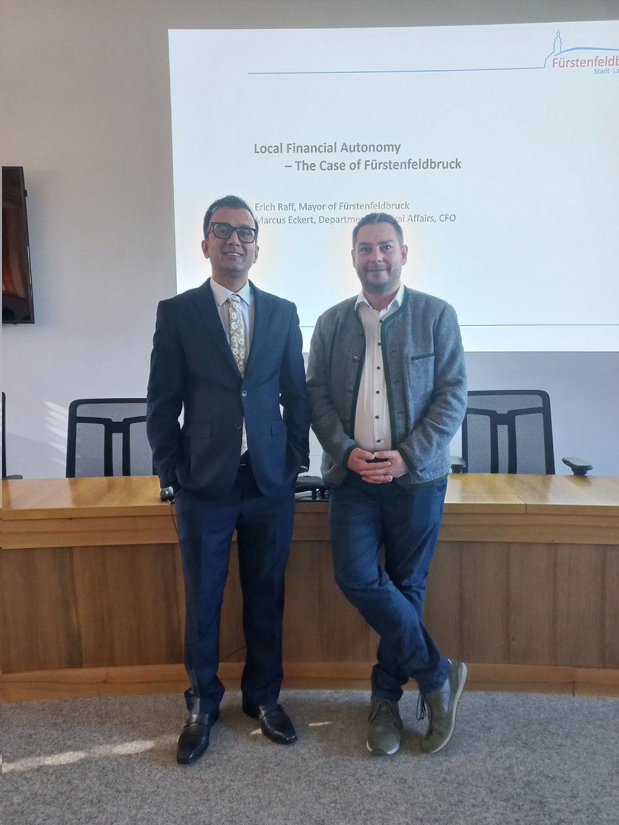 RHWassan's tweet photo. #CFO of department of Fiscal affairs #Furstenfeldbruck in Munich Germany briefing the delegates about Local Financial Autonomy 
#GermanFederation 
#LocalGovernanceGermany https://t.co/uAomkhP4rD