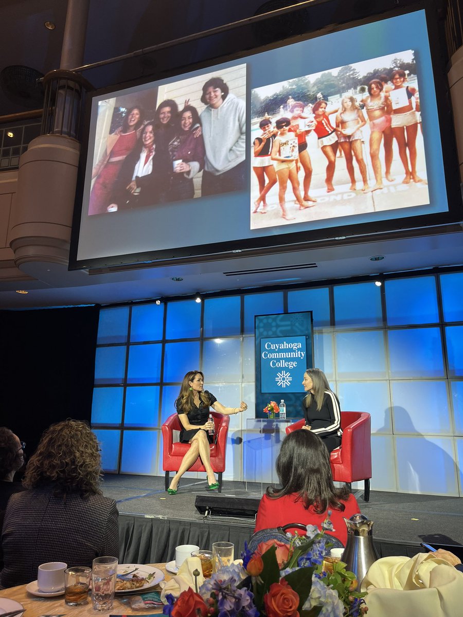 ErinD_PNC's tweet photo. What an amazing way to spend an afternoon! Thank you @TriCedu for hosting @PatriciaHeaton at #PresidentialScholarshipLuncheon! https://t.co/tVnP0c9dF1