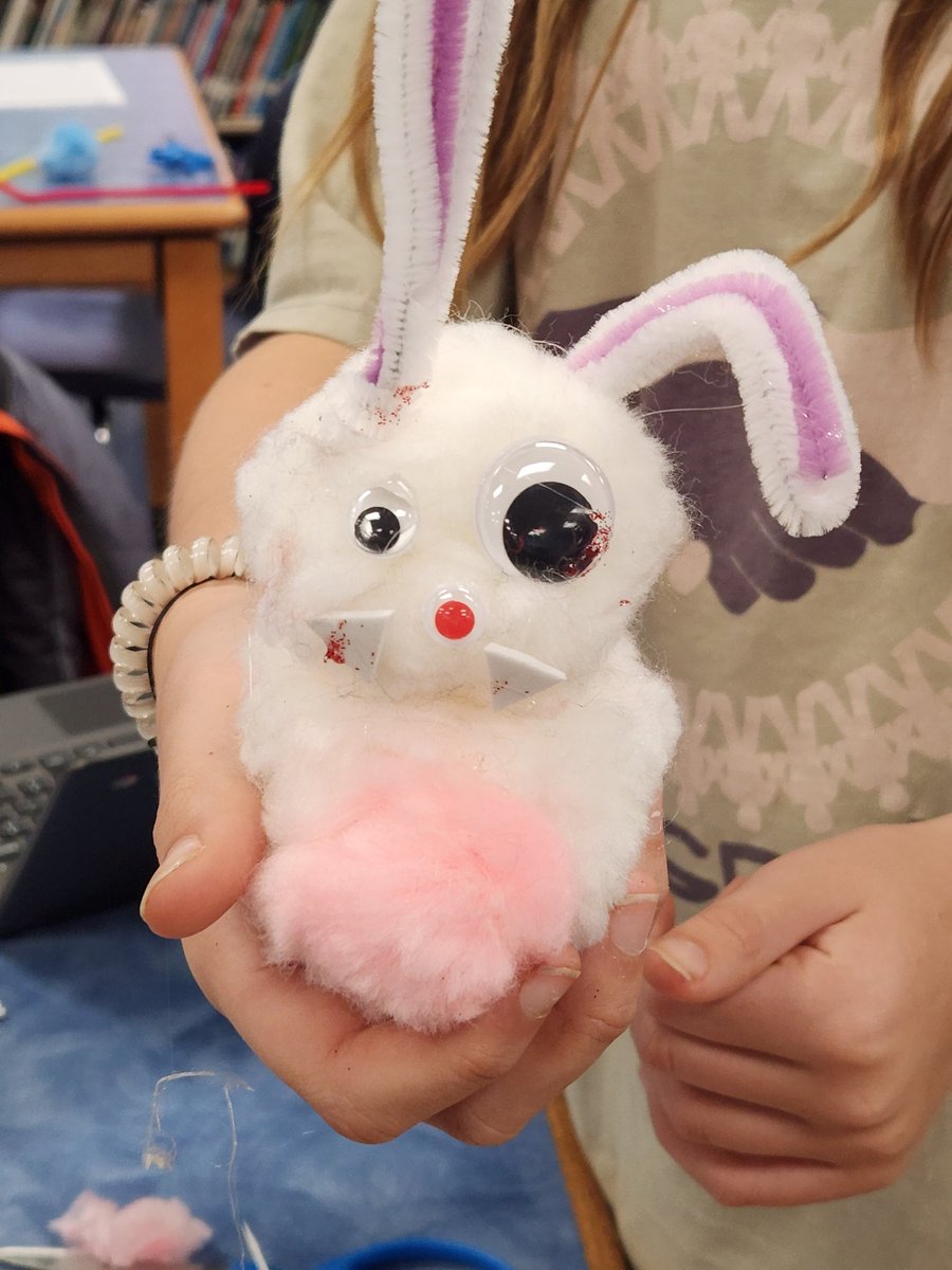 PVMS_library's tweet image. Makerspace Club got into the Halloween spirit and made masks and monsters! @PVPantherPride