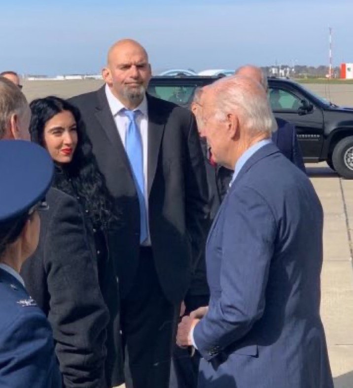 TimRunsHisMouth's tweet photo. 29 years ago, the Super Mario Bros movie predicted Biden meeting Fetterman https://t.co/woTkQWo0hr