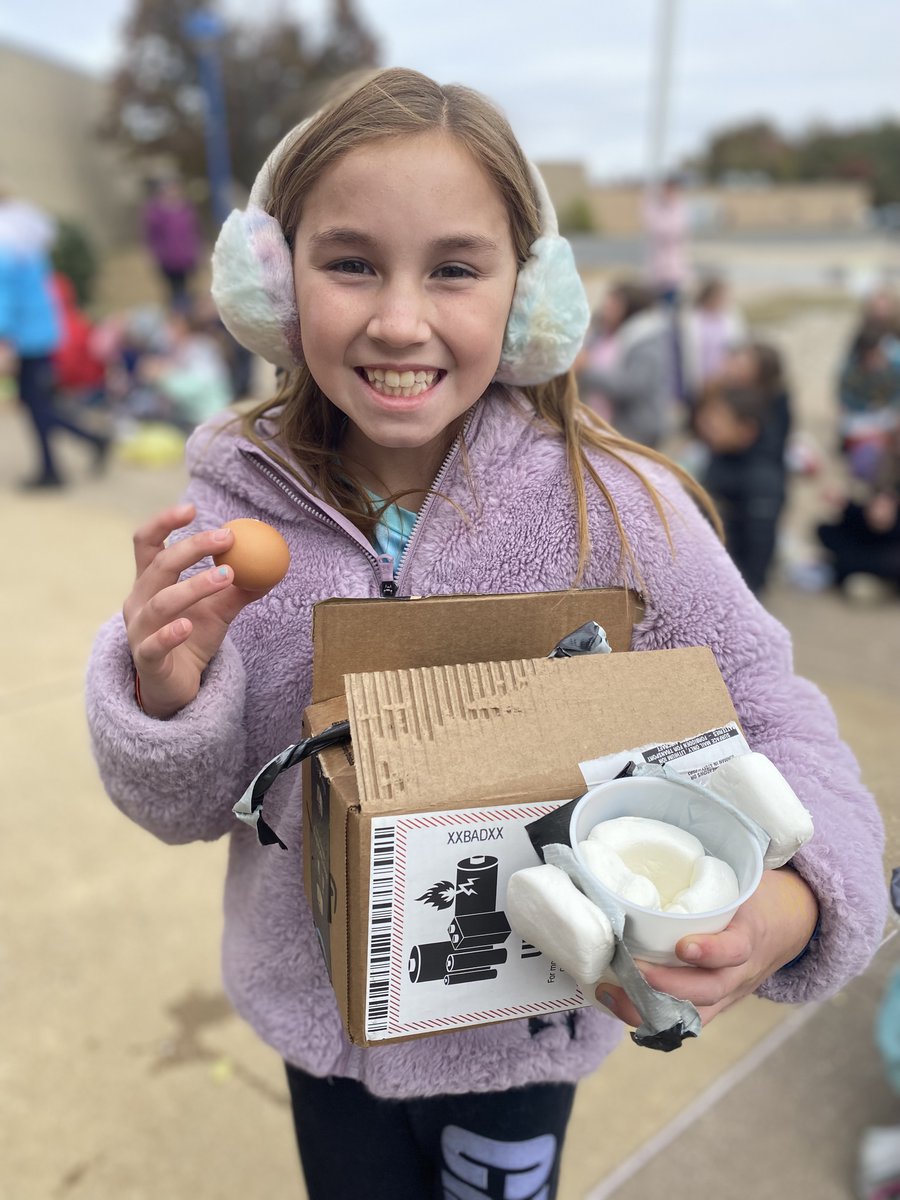 SunmanEl's tweet photo. 4th Graders were challenged to design a contraption to protect their raw egg from a fall. 71% of EGGS made it through the drop without breaking!
#powerstandard Constructing science explanations & designing solutions
#eggdrop #STEAM #HowMuchWeCanGrow #WatchSunmanDearborn https://t.co/V3RMC4m4yF