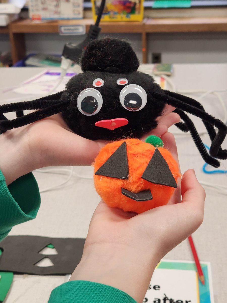 PVMS_library's tweet image. Makerspace Club got into the Halloween spirit and made masks and monsters! @PVPantherPride