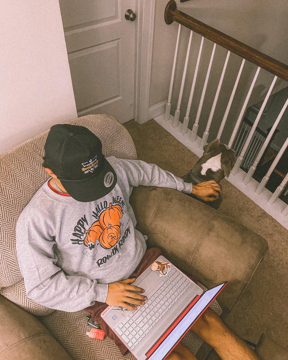 rowdyrandyhats's tweet photo. What’s up everyone 😮‍💨Our Halloween crewneck is restocked in a Sport Grey in sizes S-2XL! I will not be taking orders through dm for this restock, please visit the link in bio to place your order! Happy Shopping 🤠 https://t.co/IG2qRxcKUX https://t.co/Ex1eJoYoEl