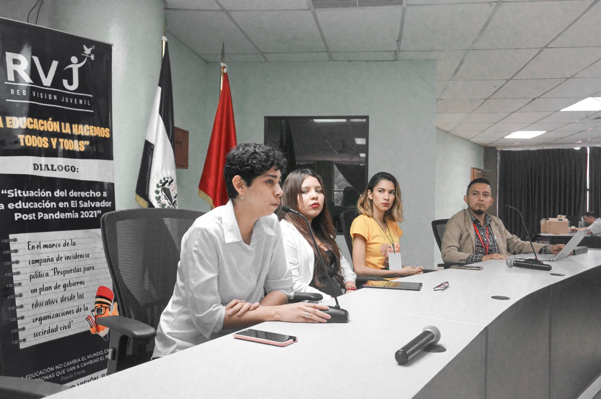 DkcNexusSv's tweet photo. 📢 ¡El pasado 18 y 19 Participe como Panelista Invitado en #LCOY 2022, en el que la @UESoficial fue la sede de la Declaración Nacional de Juventudes sobre Cambio Climático! 🌎
#LCOYESA2022 #LCOY #LCOY2022 #FURD #UES #AcontecerUES #ElSalvador #RVJ #ECO2030 #SV https://t.co/YYzty238Mz