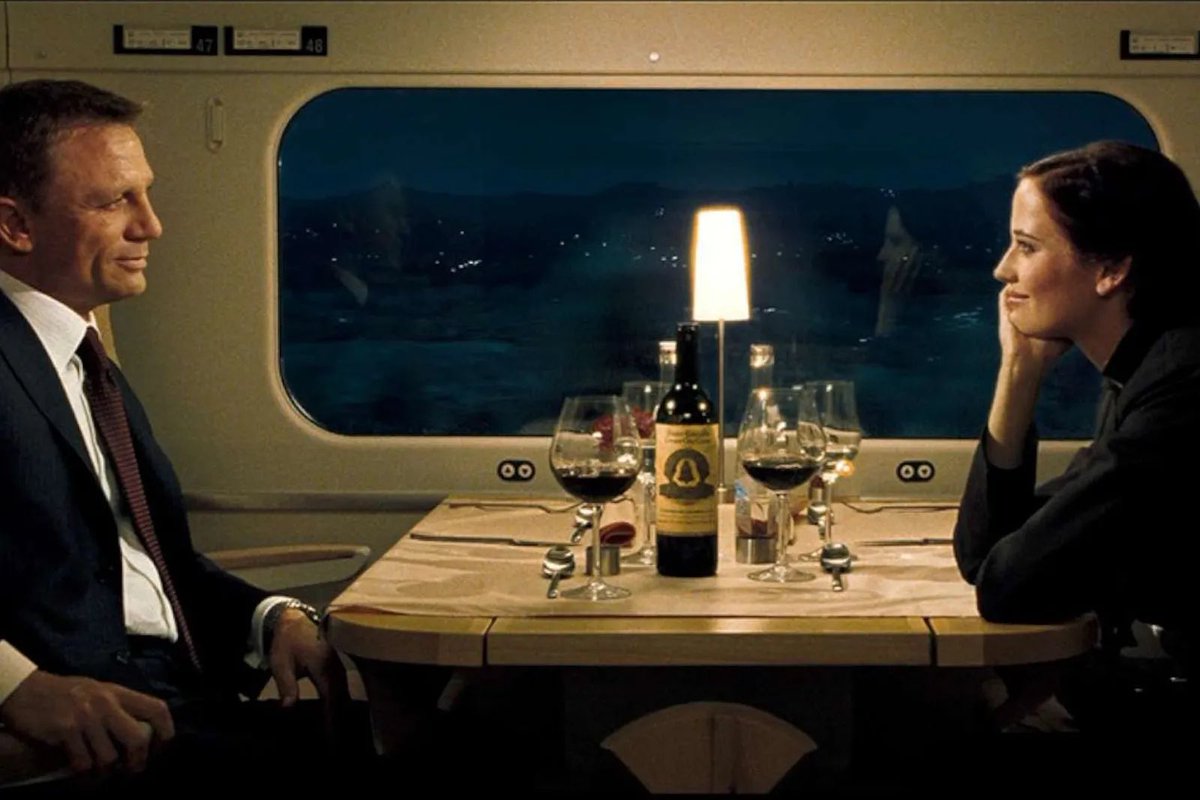 Jopolkadot's tweet photo. Trains in movies https://t.co/VyZFccxxi4