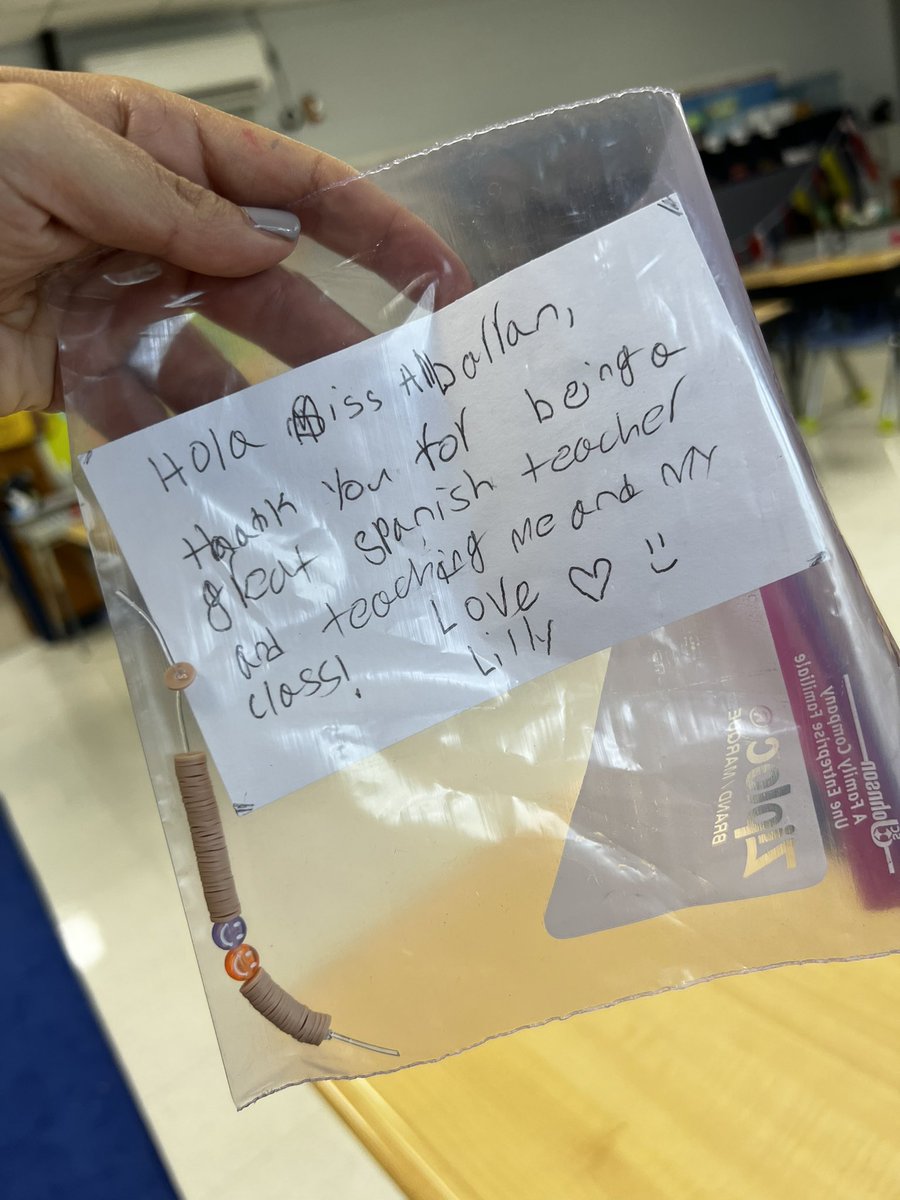 Señorita Albarran tweet media