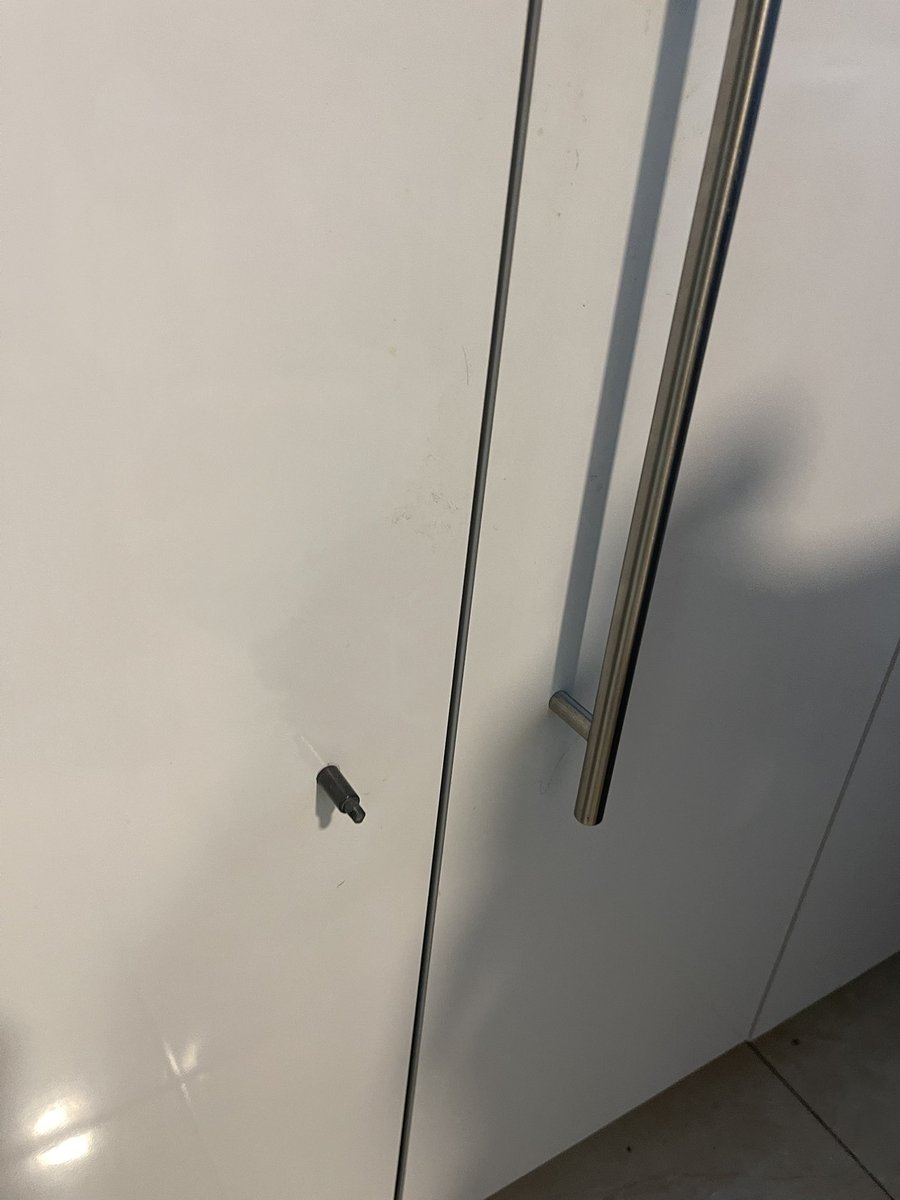 LeahGreggers's tweet photo. 1/2 @Airbnb why will you not refund for a stay that was unsafe for a child to stay in. Because they said we checked in early. We arrived at house half an hour before check in as agreed with host. Waited until after official check in and the place was still dirty and dangerous https://t.co/gVxatRcyEK