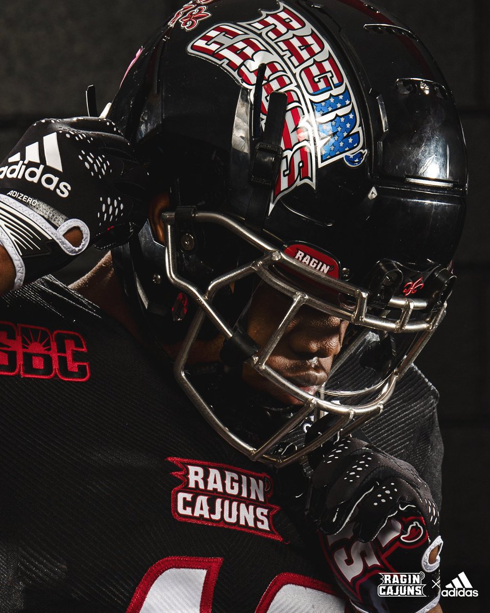 RaginCajunsFB's tweet photo. ⚫️ 🤝 🇺🇸

#cULture | #GeauxCajuns https://t.co/7YvLBcS9FN