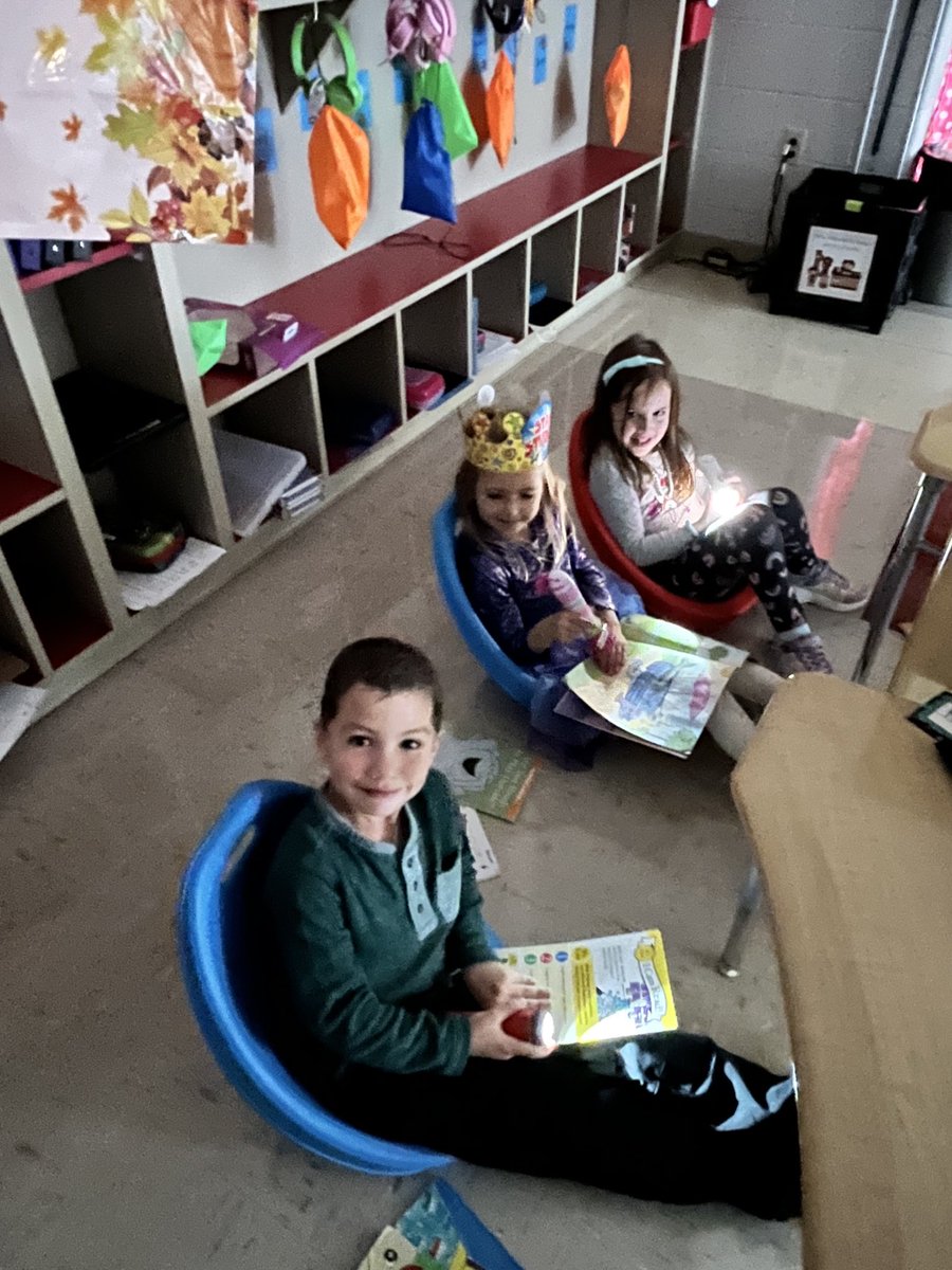 MrsPetrash166's tweet photo. Reading at our Campsite! #WilcoxRocks https://t.co/gH19JNv1u5