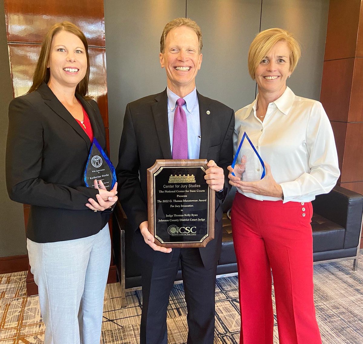 JOCO_BAR's tweet photo. Today at the KS Judicial conference, Judge Kelly Ryan received: G. Thomas Munsterman Award for Jury Innovation from the Center for Jury Innovation, for the Justice Deferred program.  
Katherine Stocks, &amp; our Exec Director Tracey DeMarea were also recognized for their key roles! https://t.co/2TBnh3hjIR