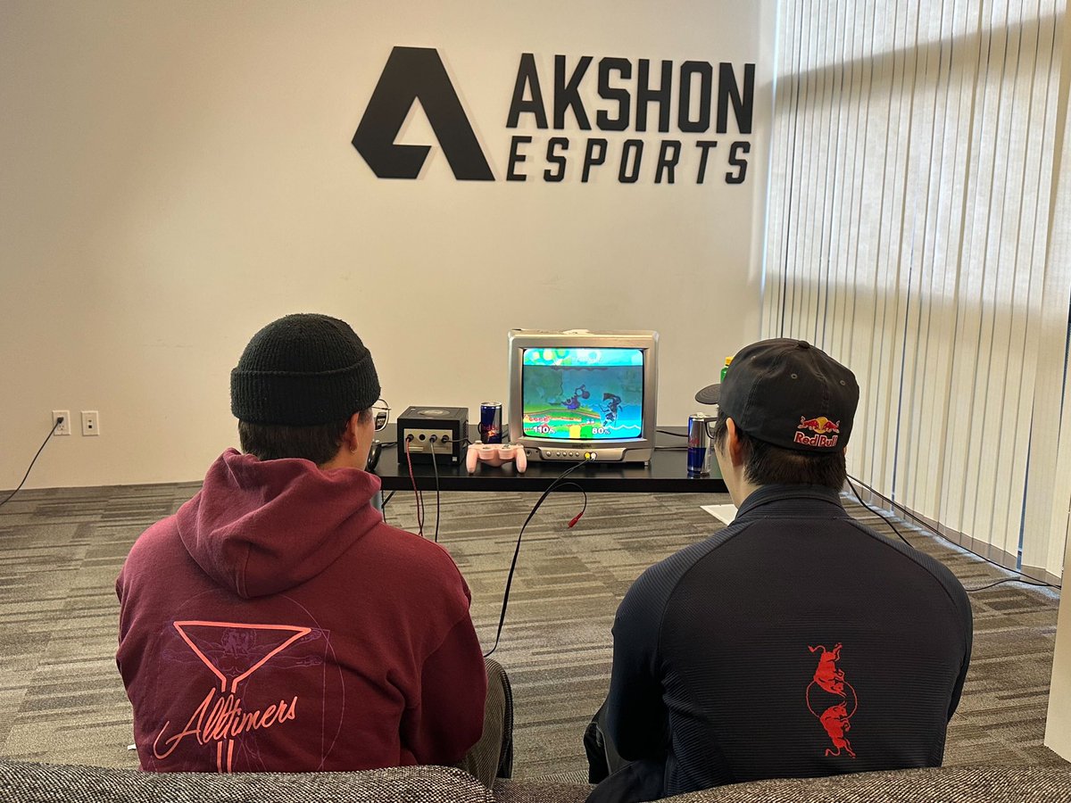 AkshonJonah's tweet photo. Thanks @aMSaRedyoshi for stopping by the @akshonesports office yesterday! Had a great time getting 0-death’d for content!
#ssbm #akshon #redbull #vgbc https://t.co/WE7C7YdNGr