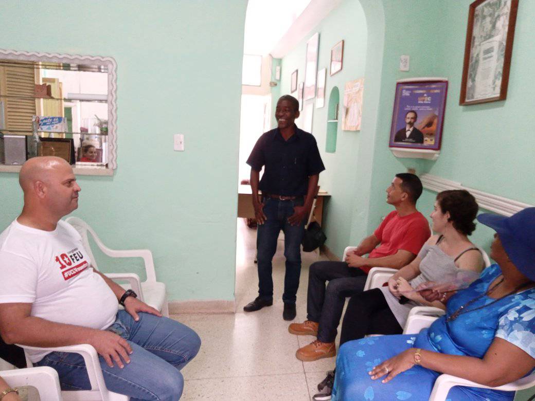 UpecNuestra's tweet photo. Con la presencia de las máximas autoridades del PCC y el Gobierno en #VillaClara, entre otros invitados, se realizó el proceso oficial de entrega a la nueva presidenta en funciones @Roxana Soto del Sol de manos de nuestra presidenta saliente @BoliviaTamara. EXITOS!!!! https://t.co/bGnrnl9gWd
